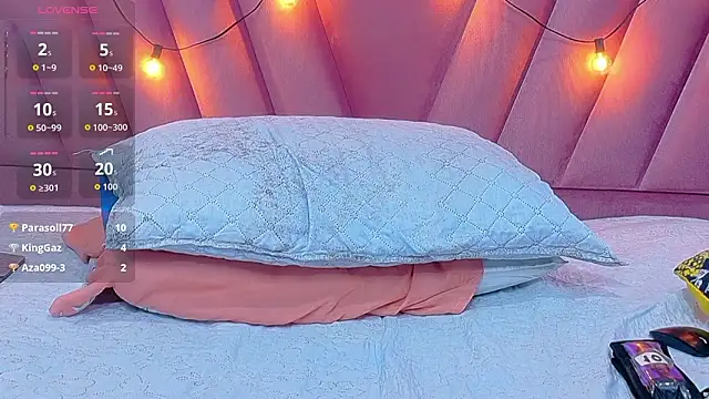 hornybarelylegalgirl's cam snapshot