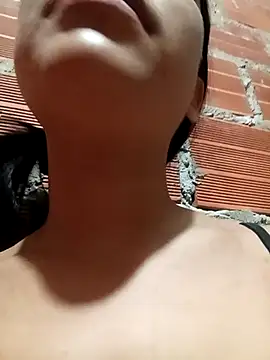 triana-hot18's cam snapshot