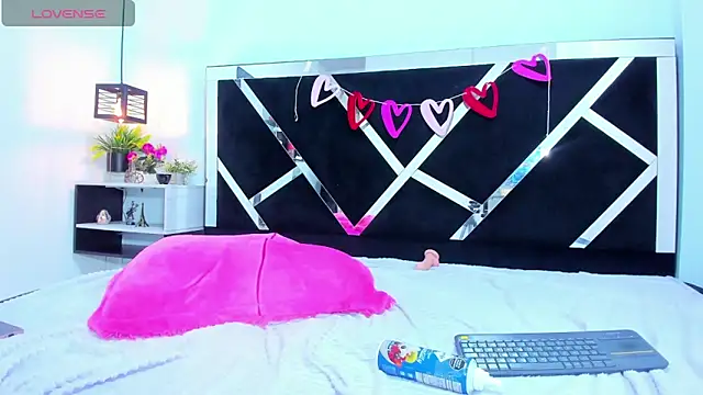 iisabella_noa's cam snapshot