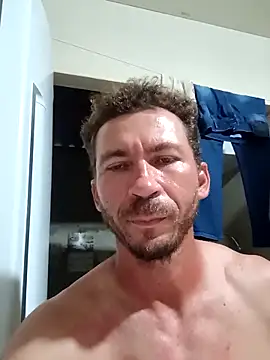 RobertoLuiz84 live sex cam