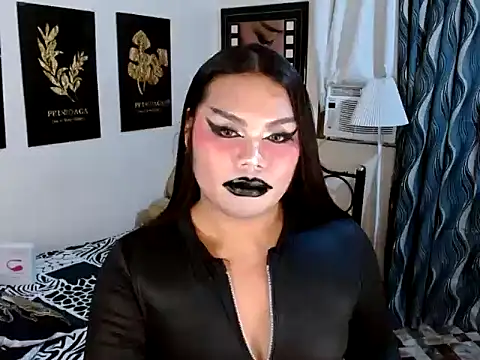 TSbrianaHugeCock's cam snapshot