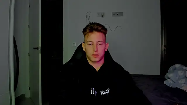 find0m_master's cam snapshot