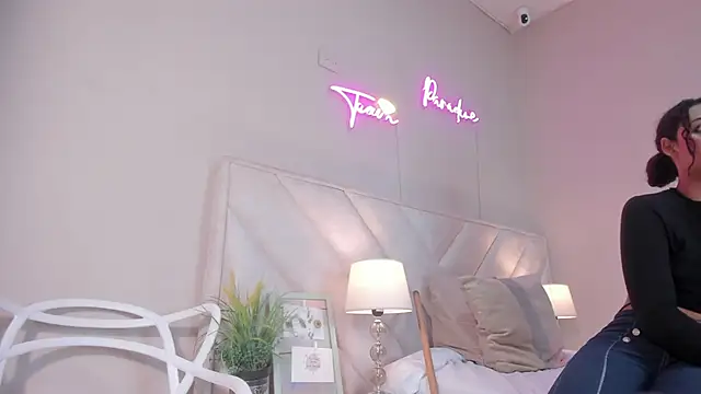 _emily__st's cam snapshot