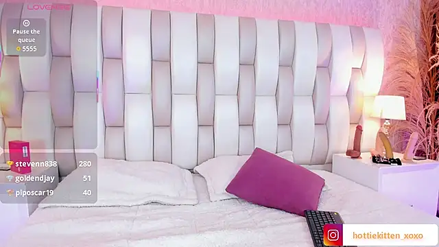 Viollet_xoxo's cam snapshot