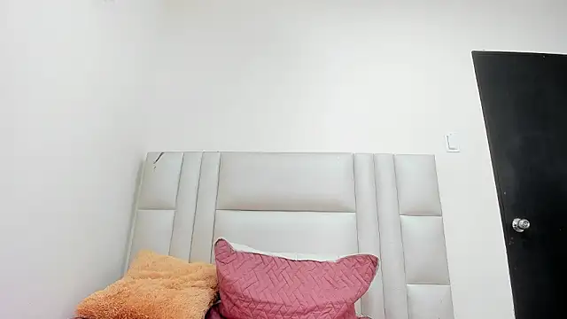 emily__mcqueen's cam snapshot