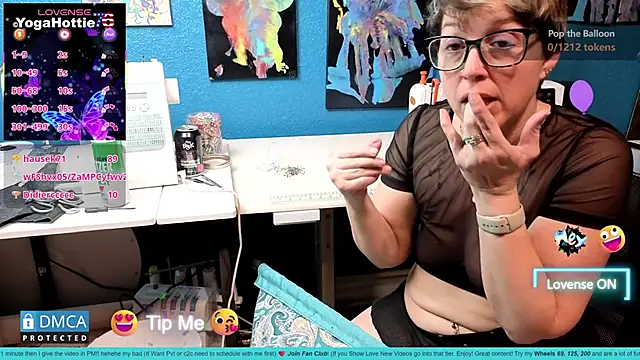 YogaHottie76's cam snapshot