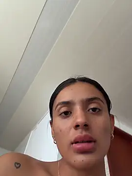 PauCastillo_'s cam snapshot