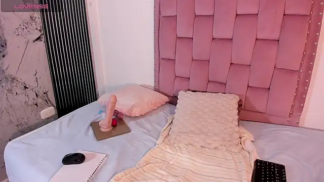 elena_wolff's cam snapshot