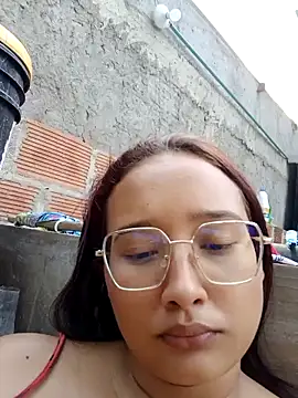 young_dairy01's cam snapshot