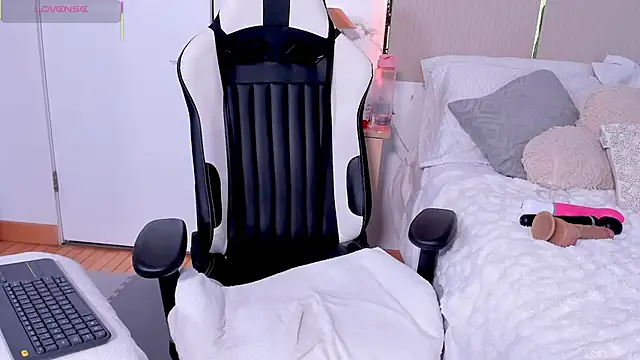 Jadeh_Williams02's cam snapshot