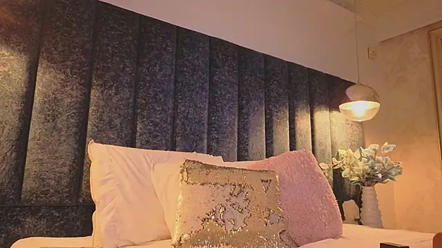 Ariannaa_Suarez1's cam snapshot