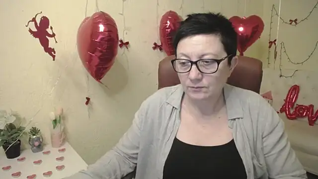 EmilyL0ve's cam snapshot