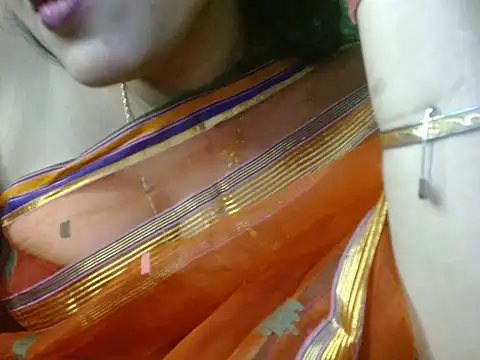 LOVERIAKOL live sex cam