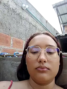 young_dairy01's cam snapshot