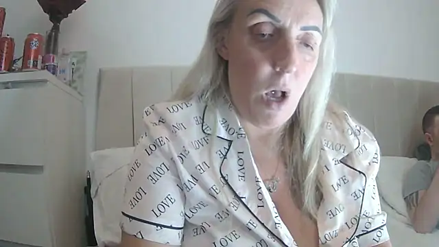 theblondecocklover's cam snapshot