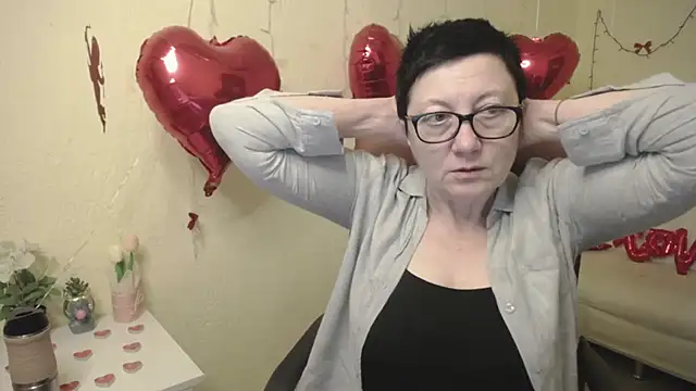 EmilyL0ve's cam snapshot