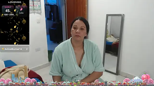 Laura_fox1's cam snapshot