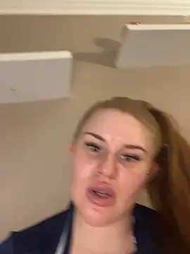 RedFoxQueen live sex cam