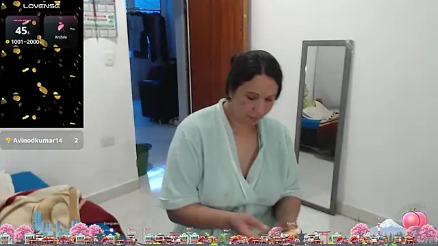 Laura_fox1's cam snapshot