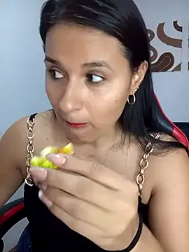 elena_jonees's cam snapshot