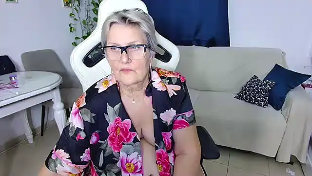 Selenna57 live sex cam