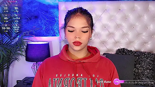 Keira_Fox31 live sex cam