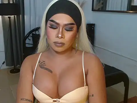 AlluringEmerald live sex cam