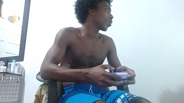 Larry-n-clouds live sex cam