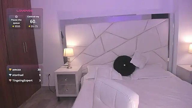 amara_foxx's cam snapshot