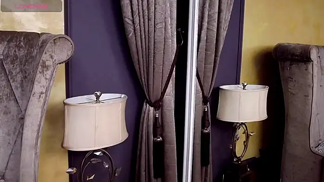 BustyGizelle live sex cam