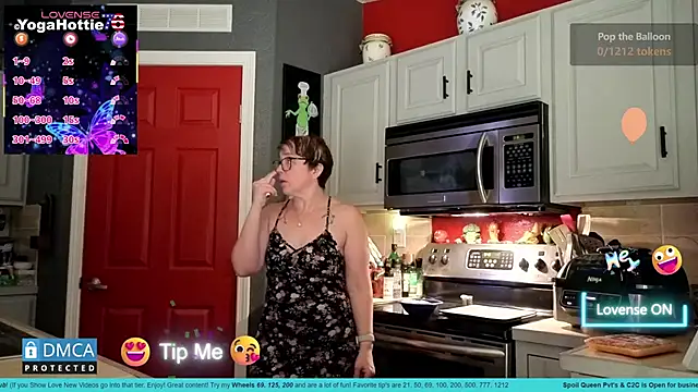 YogaHottie76's cam snapshot