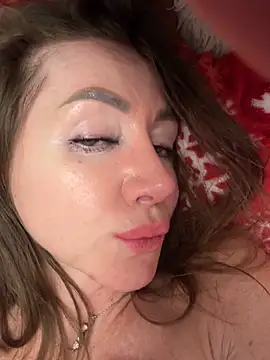 MarinaDiva11_74's cam snapshot