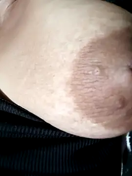 Hotmommax's cam snapshot