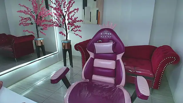 Emily_andrews's cam snapshot