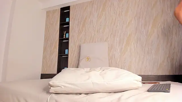 ayla_velt's cam snapshot