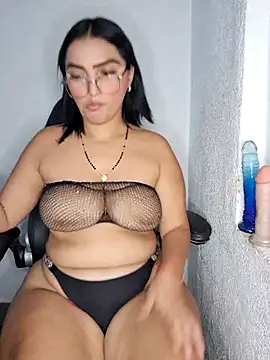 Mia_em's cam snapshot