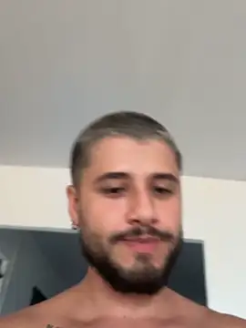 guzz_fit's cam snapshot