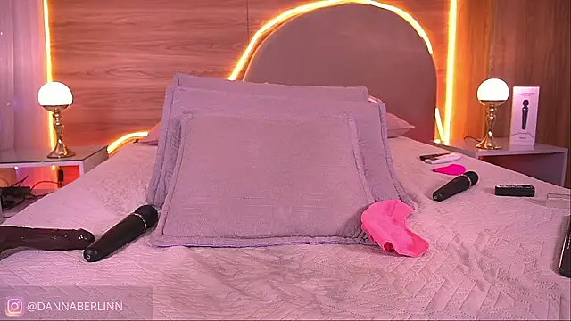 danna_berlin_'s cam snapshot