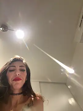 Amani_thewolf's cam snapshot