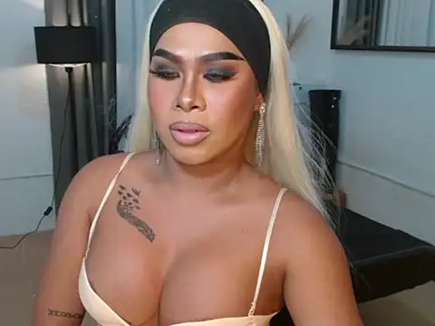 AlluringEmerald's cam snapshot