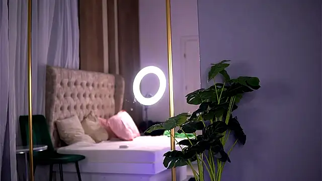 ElaraShine's cam snapshot