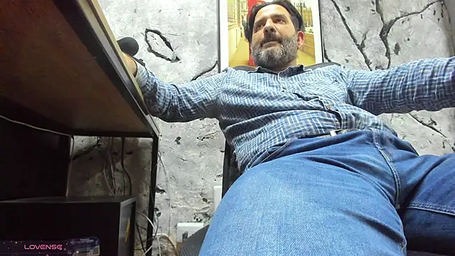 Maxi_thebig_daddy live sex cam