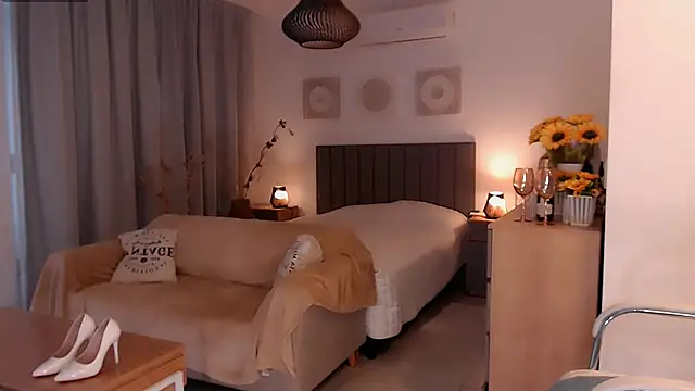 Tilly_Eliot's cam snapshot