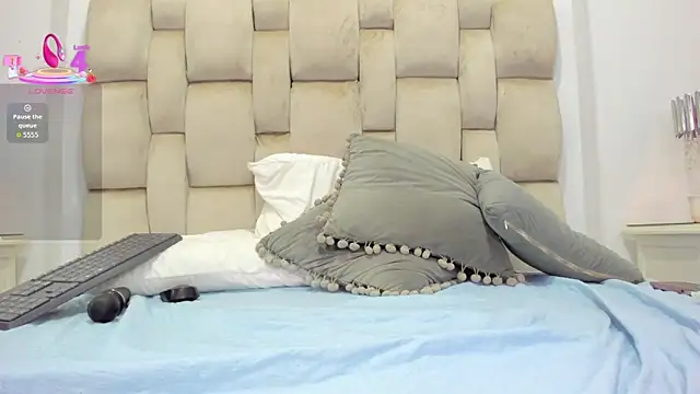 ValerieSoto's cam snapshot