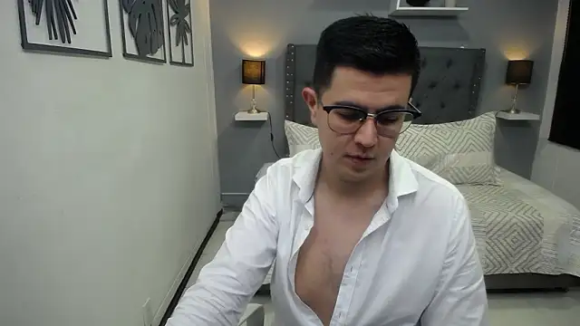 dylan_santiago_'s cam snapshot