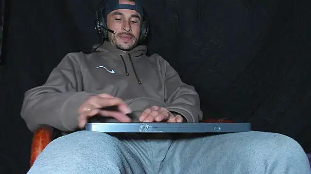 damn_fox's cam snapshot