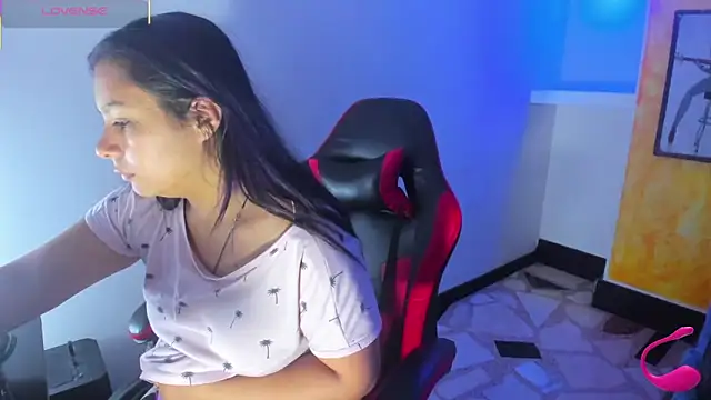 Charis_21's cam snapshot