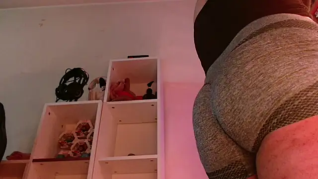 SmokyDee's cam snapshot