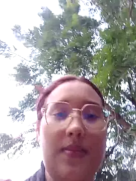 young_dairy01's cam snapshot