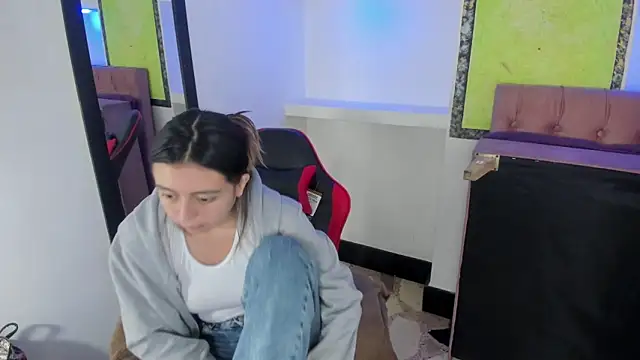 lala_clark's cam snapshot